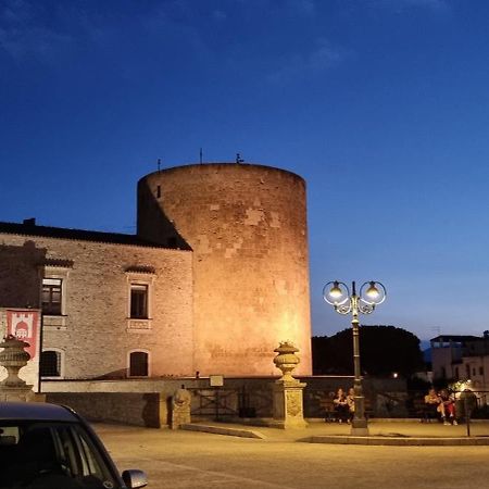 Suite D'Avalos Venosa Esterno foto