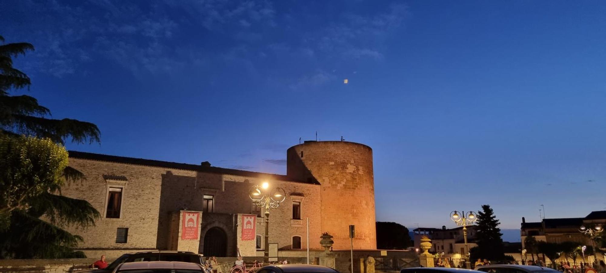Suite D'Avalos Venosa Esterno foto