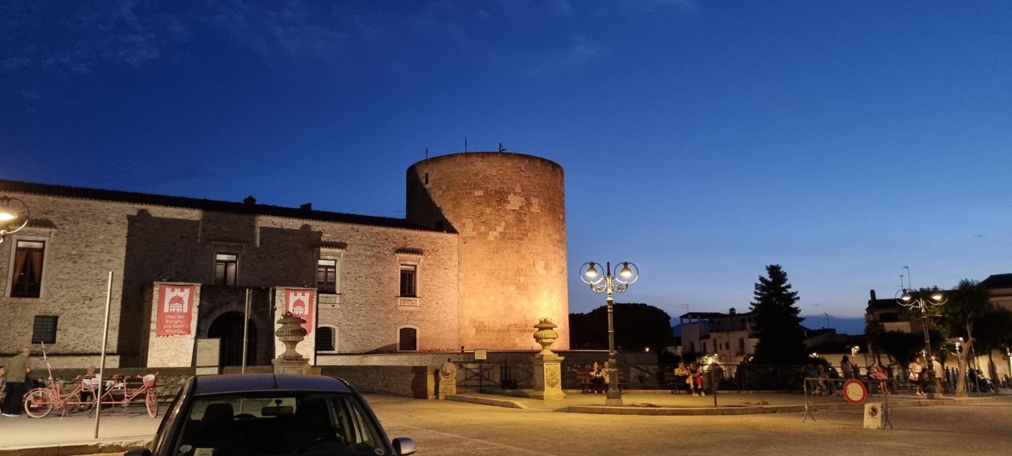 Suite D'Avalos Venosa Esterno foto